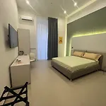 Dimora Chiaia 4* Neapel