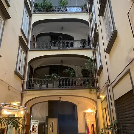 Dimora Chiaia 209 * Naples