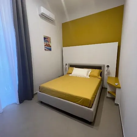 Dimora Chiaia 4*