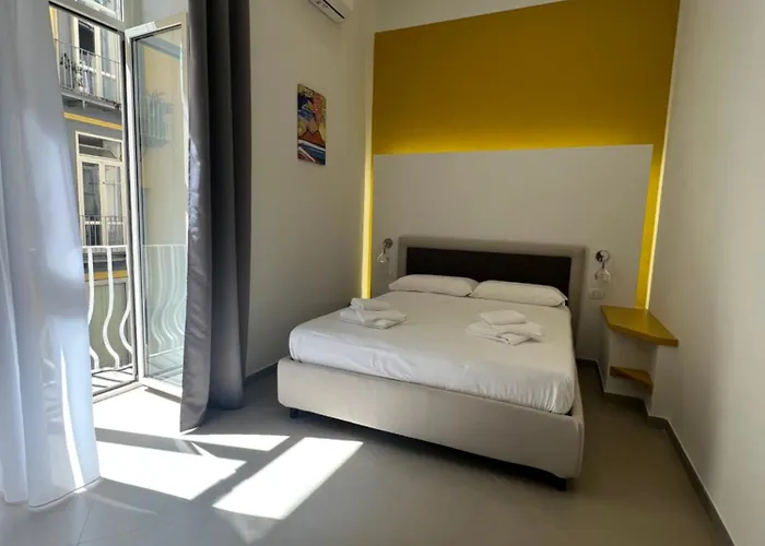 Dimora Chiaia 209 Affittacamere 4*