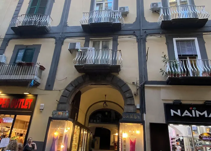 Affittacamere Dimora Chiaia 209 4*