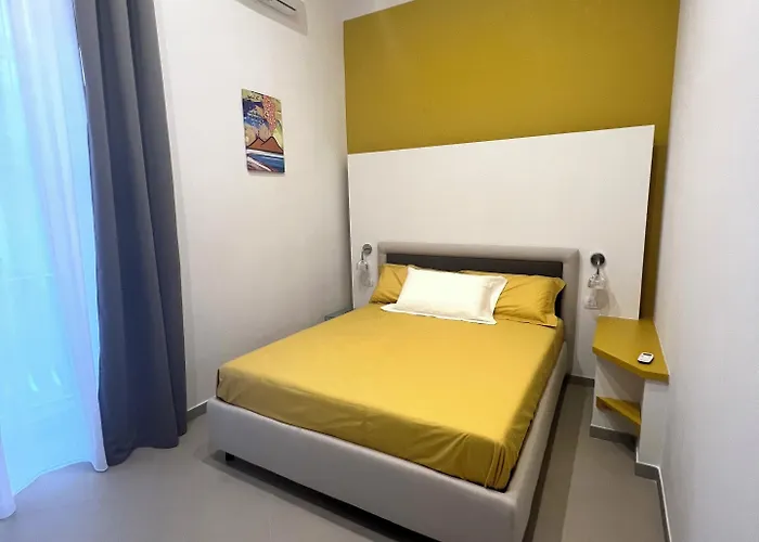 Dimora Chiaia 209 Affittacamere 4*