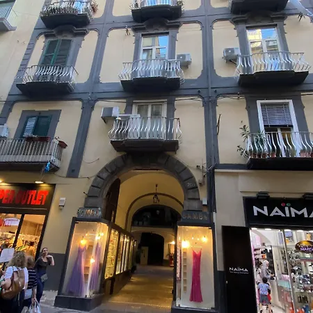 게스트하우스 Dimora Chiaia 4*