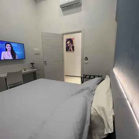 게스트하우스 Dimora Chiaia 4*