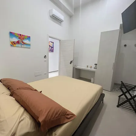 Dimora Chiaia 4*