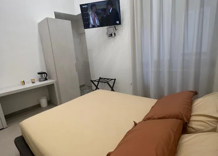 Dimora Chiaia Pensión 4*