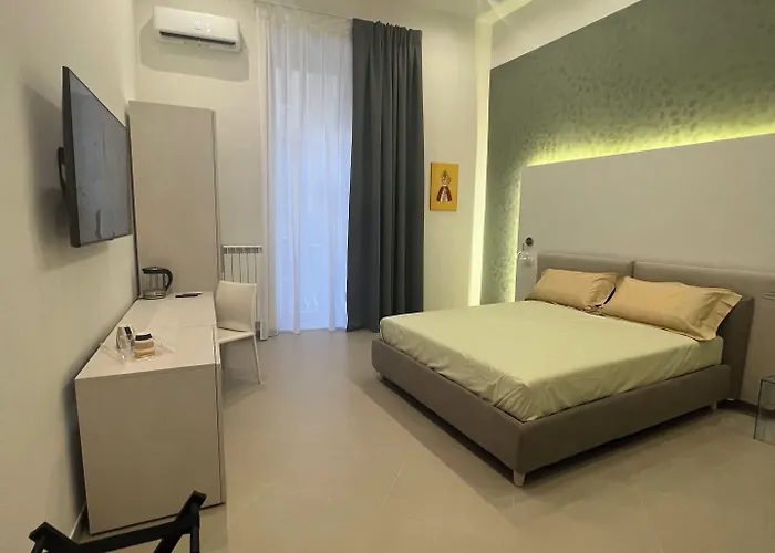 Dimora Chiaia 4* Nápoles